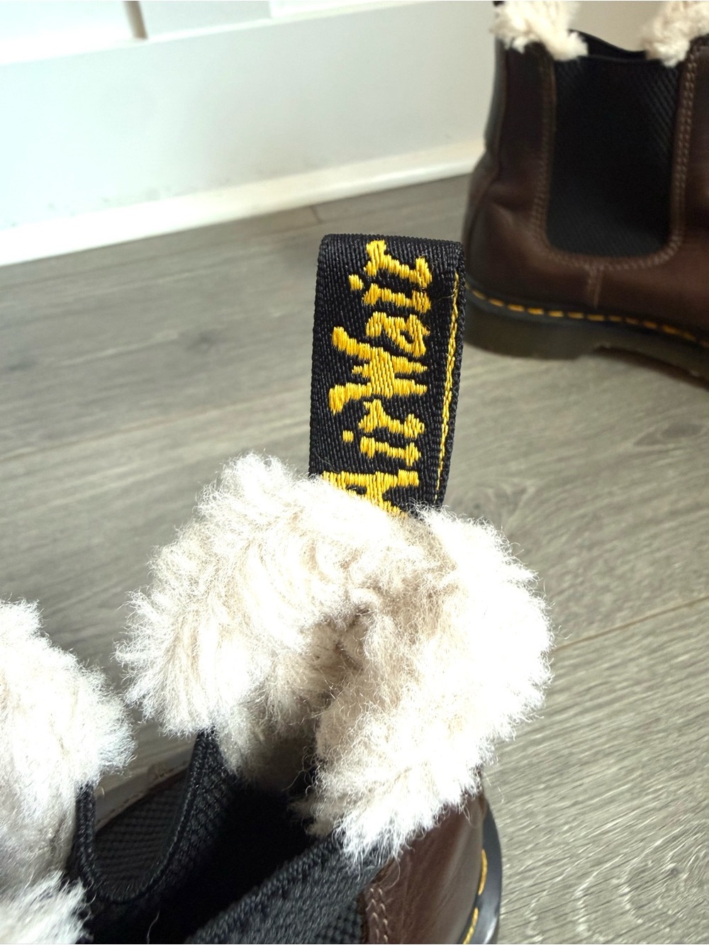 Dr. Martens 2976 Leonore Faux Fur Lined Chelsea Boots Brown Size 10 - Picture 12 of 16
